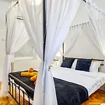 Intimo Oldtown Romantic Apartment