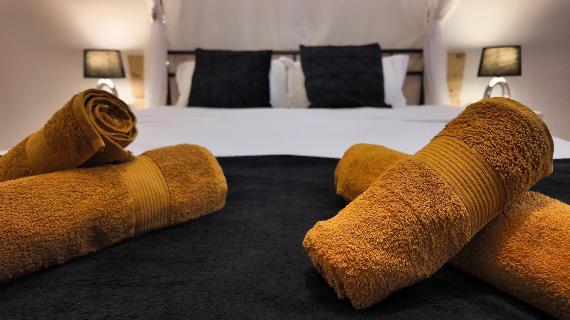 Intimo Oldtown Romantic Appartamento Braşov